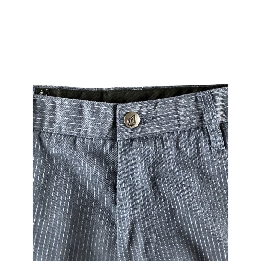VOLCOM Frickin Stripe Shorts Mens 36 Gray Pinstripe Chino Hybrid Logo